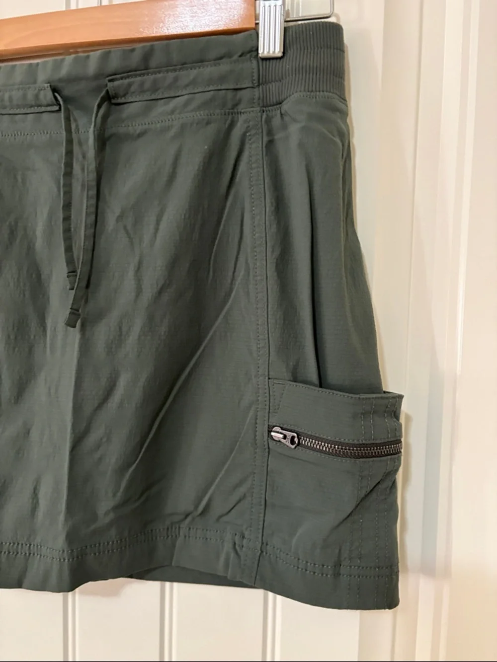 Athleta Olive Green Active Skort with Zip Pockets - Picture 3 of 9